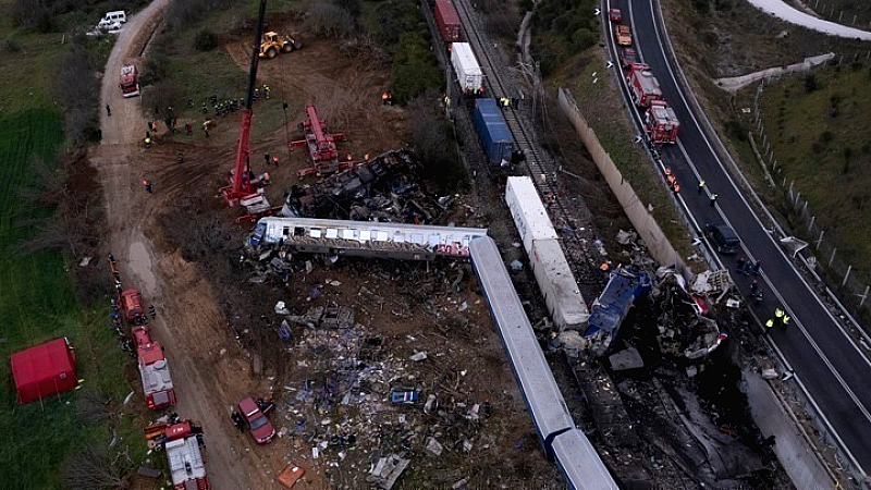 Λάρισα: Επίδοση κλητηρίου θεσπίσματος για τη δίκη της τραγωδίας στα Τέμπη