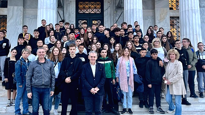 Μάξιμος Χαρακόπουλος: «Τα fake news απειλούν τη Δημοκρατία»