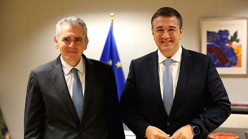 Συνάντηση Μ. Χαρακόπουλου με Απ. Τζιτζικώστα στις Βρυξέλλες: Η στρατηγική του Έλληνα Επιτρόπου για την ανάπτυξη της χώρας