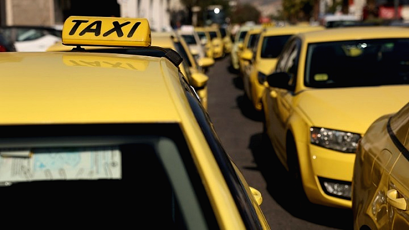 Αναστολή της δευτέρας ημέρας απεργίας από τους αυτοκινητιστές Ταξί