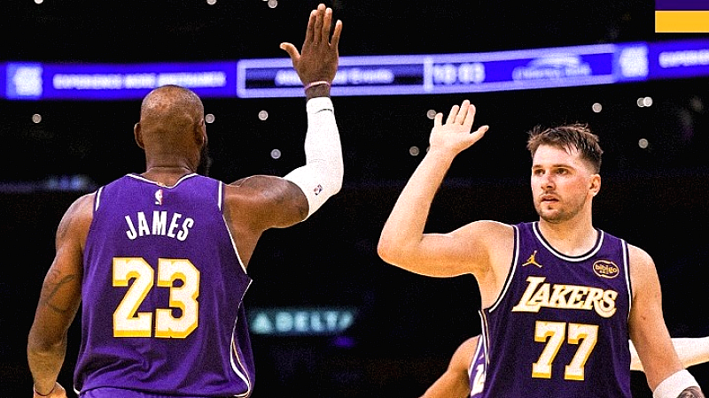 Οι Λέικερς εξασφαλίζουν την πρωτοκαθεδρία στο West Group B του NBA Cup με ηγέτες τους Ντόντσιτς και Ριβς