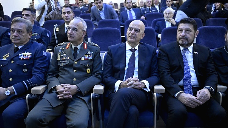 Ν. Δένδιας: Η ιστορική συνέχεια εξασφαλίζεται με τη μνήμη όσων πρόσφεραν τη ζωή τους στην πατρίδα – Εκδήλωση τιμής στη Γλυφάδα για τους πεσόντες αεροπόρους