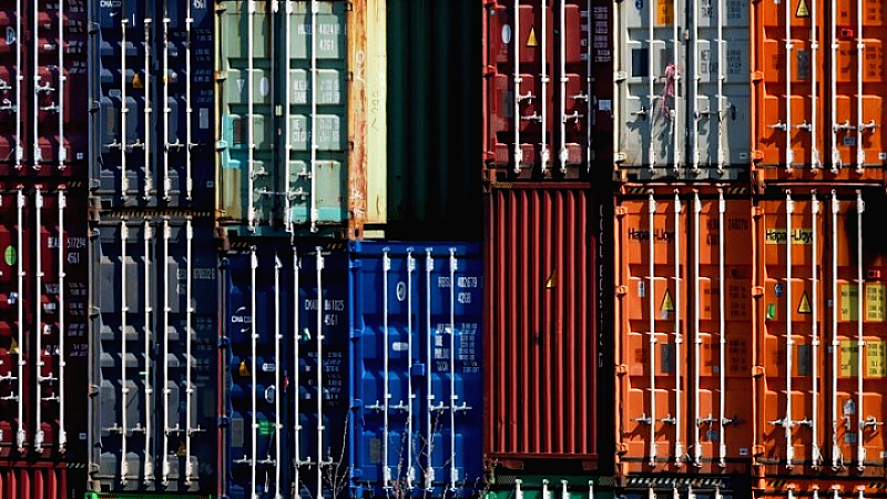 Κυρώσεις σε χώρες που εμπορικά συνεργάζονται με τη Ρωσία προτείνει ο Ντ. Τραμπ