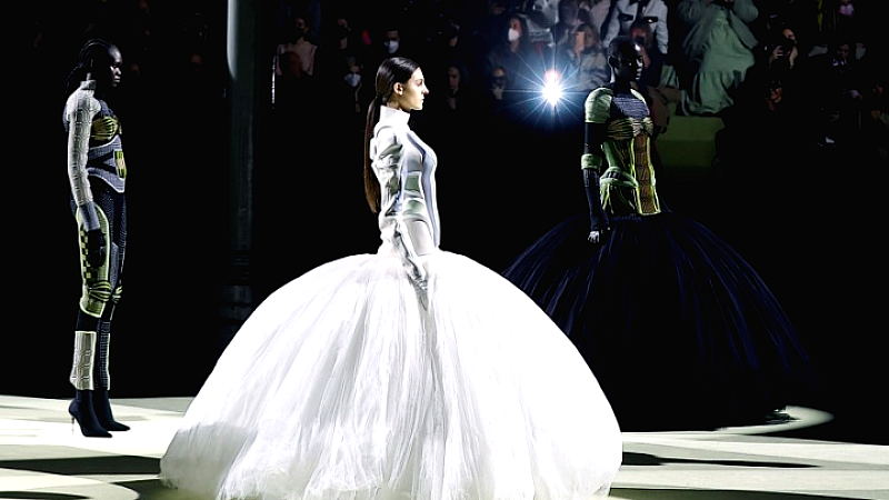 Ο Antonin Tron αναλαμβάνει τη διεύθυνση δημιουργικού του Balmain