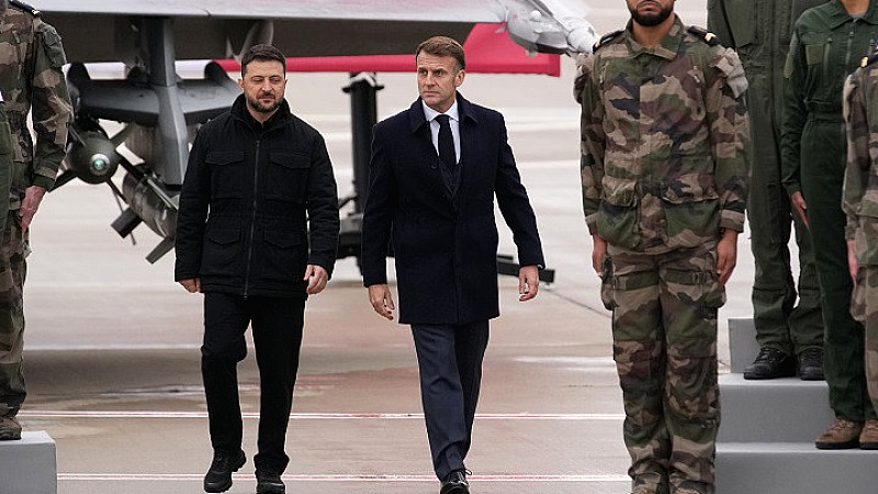 Ιστορική συνάντηση Ζελένσκι – Μακρόν για την ενίσχυση της Ουκρανικής άμυνας