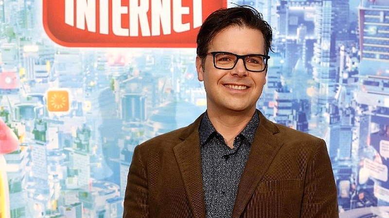 Ο Φιλ Τζόνστον γράφει το σενάριο για τη live-action ταινία «View-Master»