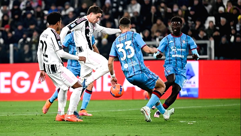 Νίκη που κρατά τη Γιουβέντους «ζωντανή» στη μάχη του τίτλου