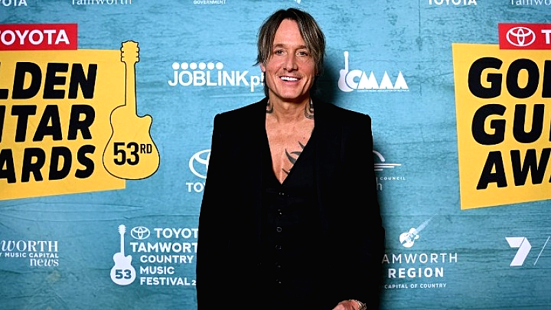 Ο Κιθ Έρμπαν ερμήνευσε το «Pink Pony Club» σε πάρτι δισεκατομμυριούχων στο Μαρ-α-Λάγκο