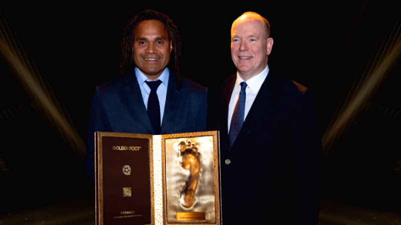 Βράβευση του Κριστιάν Καρεμπέ με το Golden Foot Legend 2025