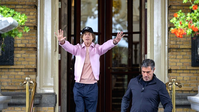 Αναπάντεχη επίσκεψη του Μικ Τζάγκερ στο παλιό του σχολείο