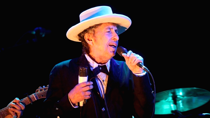 Ο Μπομπ Ντίλαν επιστρέφει με παραδοσιακή φολκ μπαλάντα μετά από 34 χρόνια