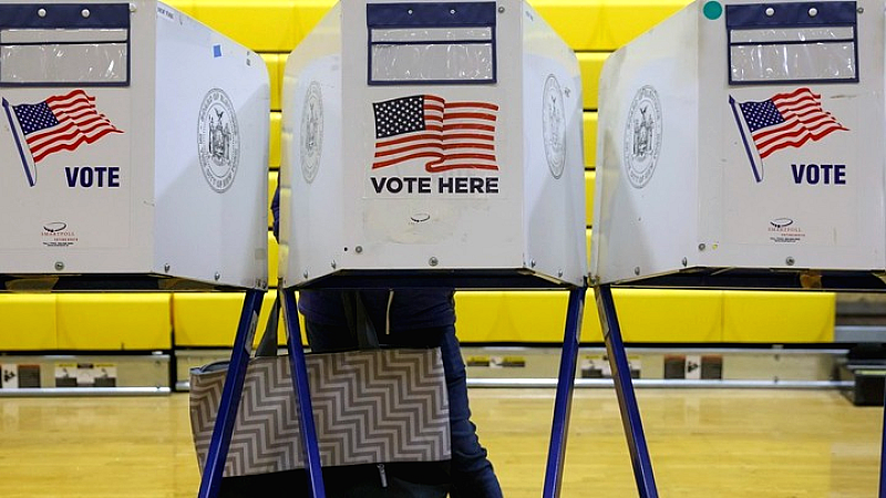 Απειλή Τραμπ για χρηματοδοτήσεις: Θα κοπούν οι πόροι αν εκλεγεί ο Μαμντάνι δήμαρχος