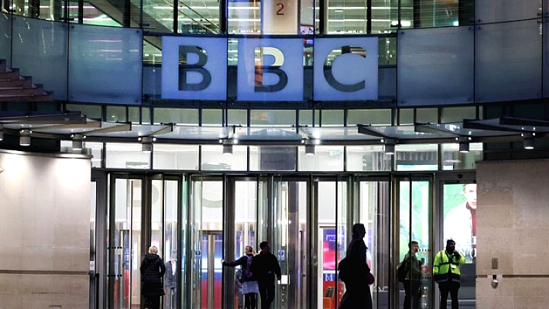 Ο Nτ. Τραμπ δηλώνει πως έχει «υποχρέωση» να μηνύσει το BBC