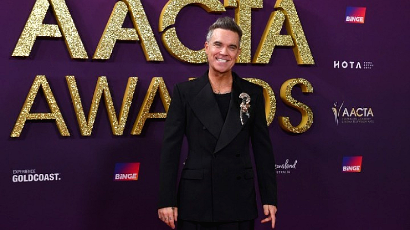 Ο Ρόμπι Γουίλιαμς εκφράζει περηφάνια για το υποκριτικό ντεμπούτο της κόρης του Τέντι