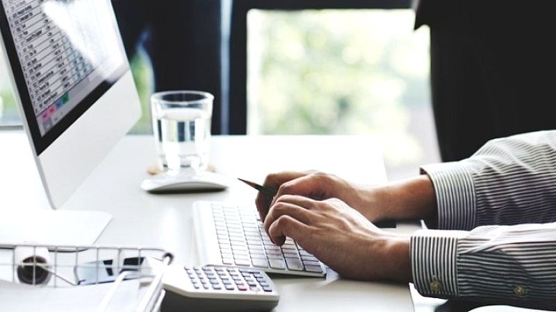 Ο σχεδιασμός για 148.500 νέες προσλήψεις και αυξήσεις μισθών στο δημόσιο έως το 2029