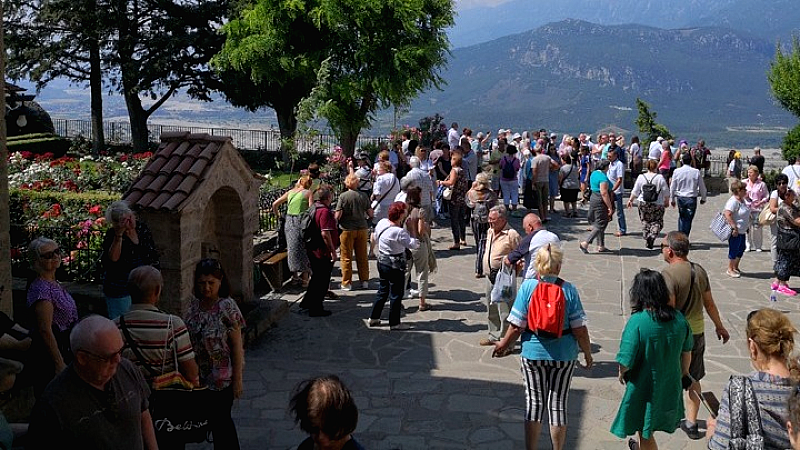 Θρησκευτικός τουρισμός στη Θεσσαλία: Τα χαρακτηριστικά των επισκεπτών στα Μετέωρα