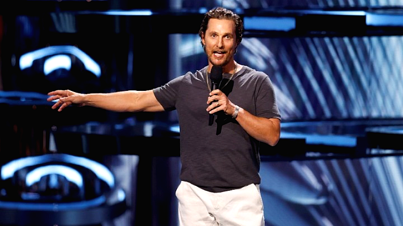 Συμφωνίες Μάθιου ΜακΚόναχι και Μάικλ Κέιν με την ElevenLabs για συνθετικές φωνές