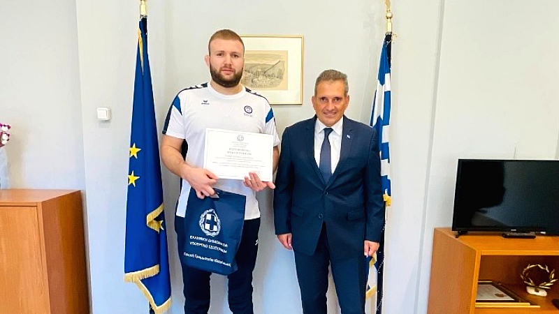 Ο Αζαμάτ Χοσονοβ ορκίστηκε Έλληνας πολίτης