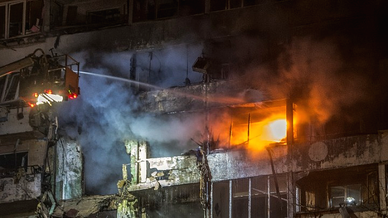 Ρωσικές επιθέσεις πλήττουν το Κίεβο: Ισχυρές εκρήξεις και τραυματισμοί