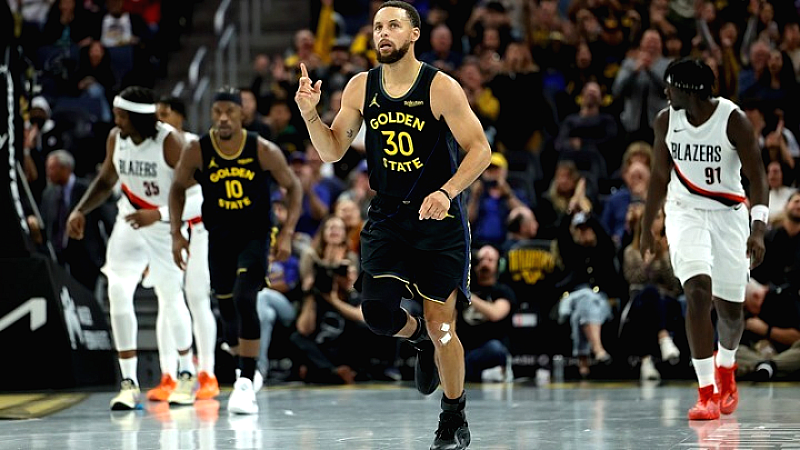 Στεφ Κάρι: Μαγνητική τομογραφία για τον τραυματισμό στο δεξί τετρακέφαλο