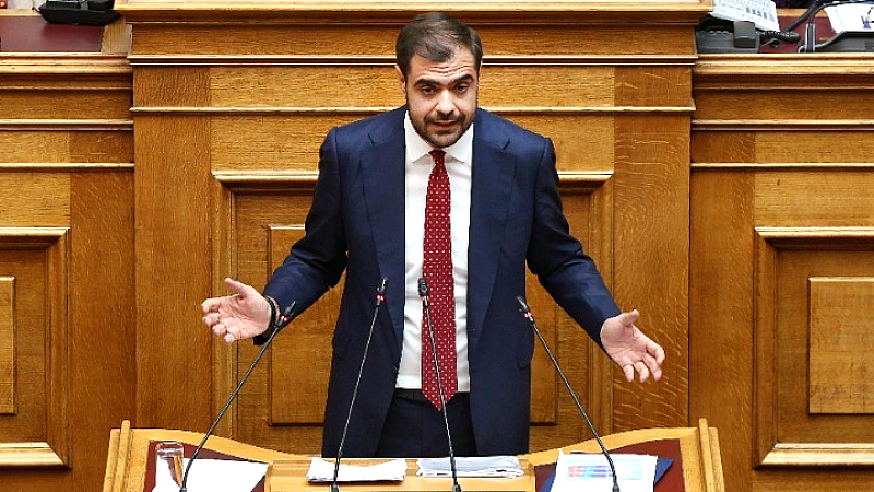 Δριμεία επίθεση Μαρινάκη σε Ανδρουλάκη στη Βουλή: ‘Είπατε ψέματα και η ομιλία σας θυμίζει ΑΙ’