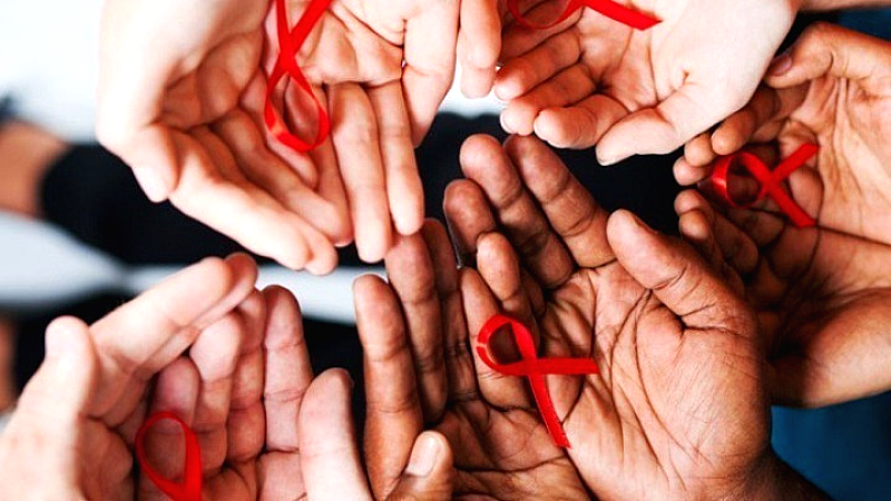 Παγκόσμια Ημέρα κατά του AIDS 2025 – Πάνω από 21.800 περιστατικά HIV λοίμωξης στην Ελλάδα - Πάνω από 3.700 άνθρωποι έχουν αποβιώσει