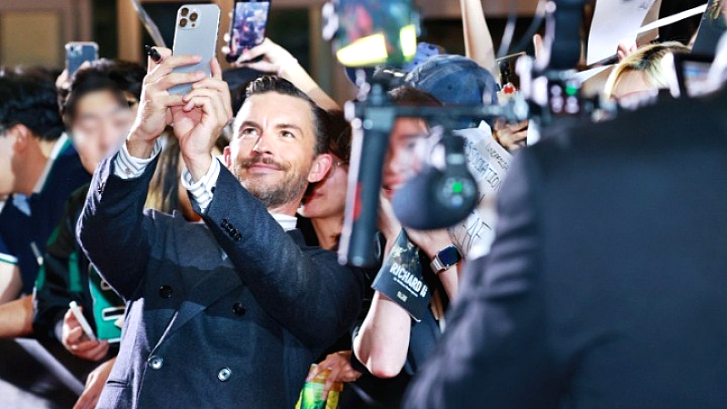 Jonathan Bailey: Ο πιο σέξι άνδρας για το 2025 σύμφωνα με το People