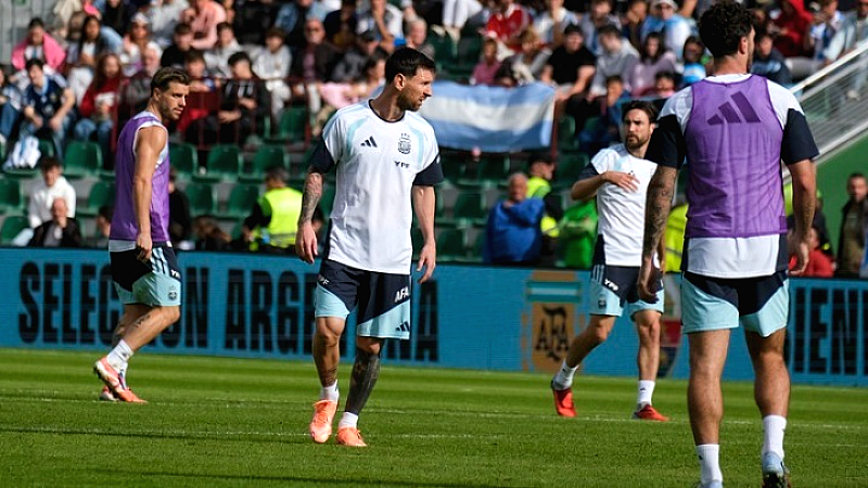 Συναρπαστική ανοιχτή προπόνηση της Αργεντινής με πάνω από 20.000 φιλάθλους για τον Μέσι