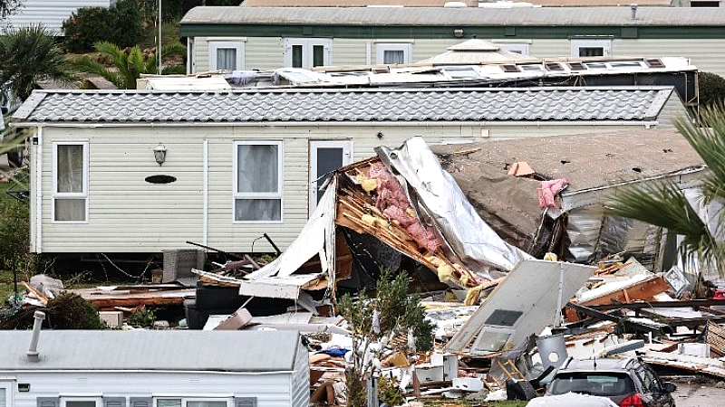 Πορτογαλία: Η καταιγίδα Κλαούντια προκάλεσε τον θάνατο ενός ανθρώπου και τον τραυματισμό πολλών άλλων
