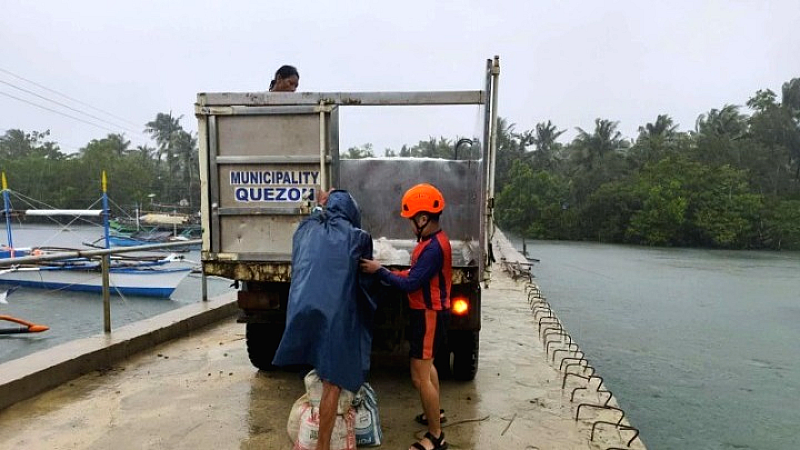 Σχεδόν ένα εκατομμύριο άνθρωποι απομακρύνθηκαν καθώς ο υπερτυφώνας Φουνγκ-γουόνγκ πλησιάζει