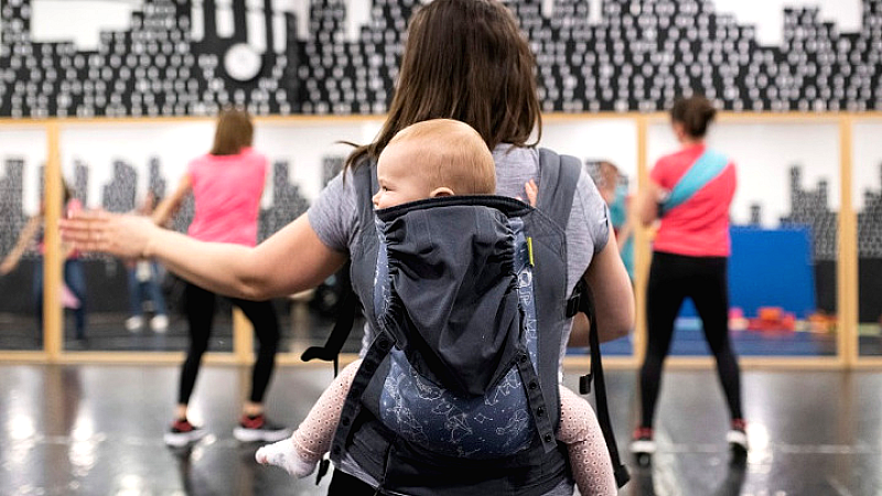 Αύξηση 6% στις πράξεις υιοθεσίας στην Ελλάδα το 2024