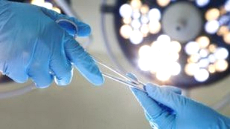 Επειγόντως στην Ιταλία για μεταμόσχευση ήπατος το ζευγάρι από δηλητηριώδη μανιτάρια