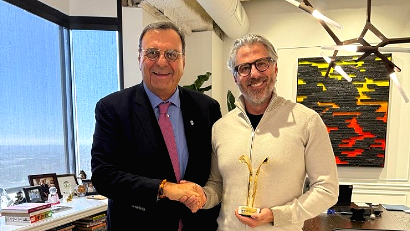 Σημαντική συνάντηση Κούβελου με τον πρόεδρο της Οργανωτικής Επιτροπής των Ολυμπιακών Αγώνων του Λος Άντζελες