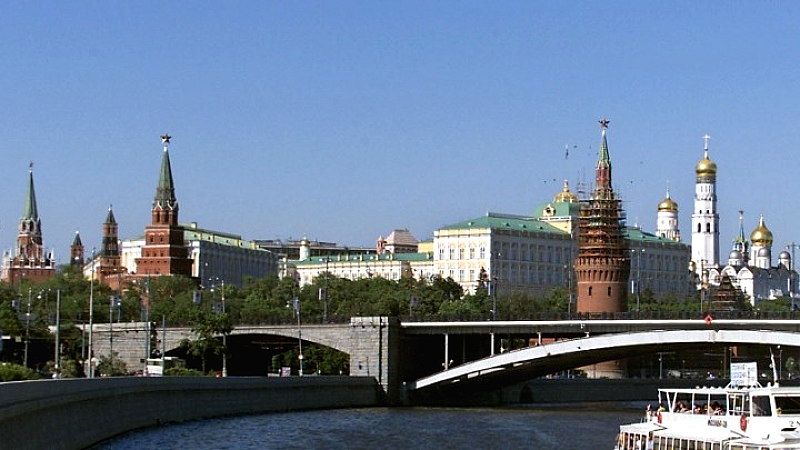 Αναμονή στο Κρεμλίνο για λεπτομέρειες του ειρηνευτικού σχεδίου στην Ουκρανία πριν την άφιξη της αμερικανικής αντιπροσωπείας