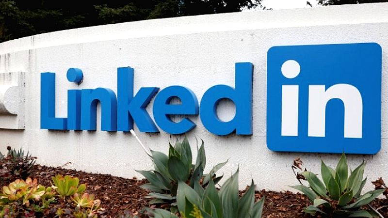 Η LinkedIn ενσωματώνει δημόσια δεδομένα χρηστών για την εκπαίδευση μοντέλων γενετικής τεχνητής νοημοσύνης