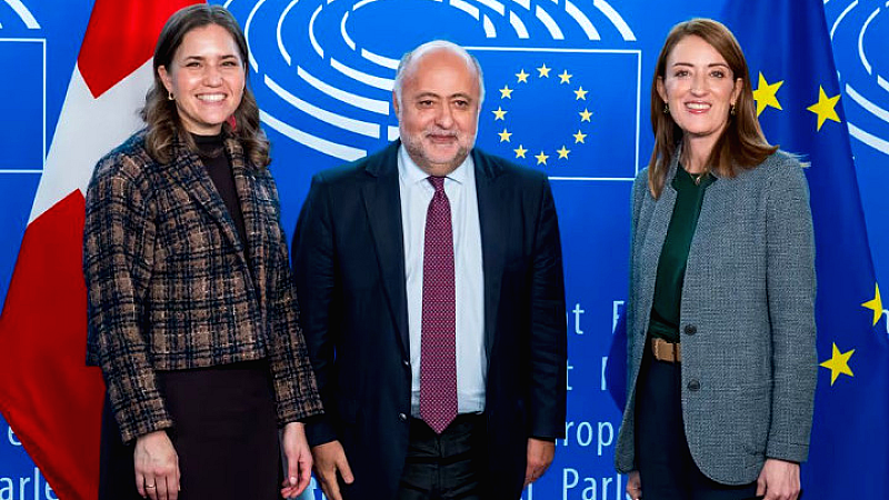 Υπεγράφη το νομοθετικό πακέτο του Δημήτρη Τσιόδρα για τα χημικά από την πρόεδρο Μέτσολα και τη Δανέζα υπουργό Μπιέρε