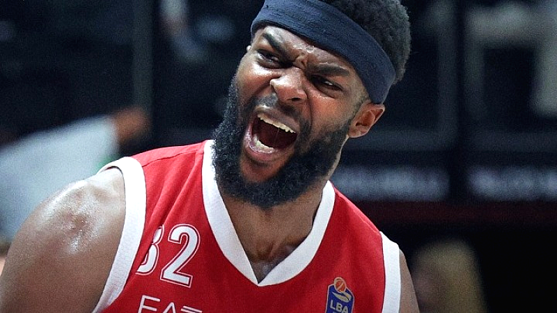 Ατυχία για την Αρμάνι: Διάσειση για τον Τζος Νίμπο πριν τον αγώνα με τον Ολυμπιακό