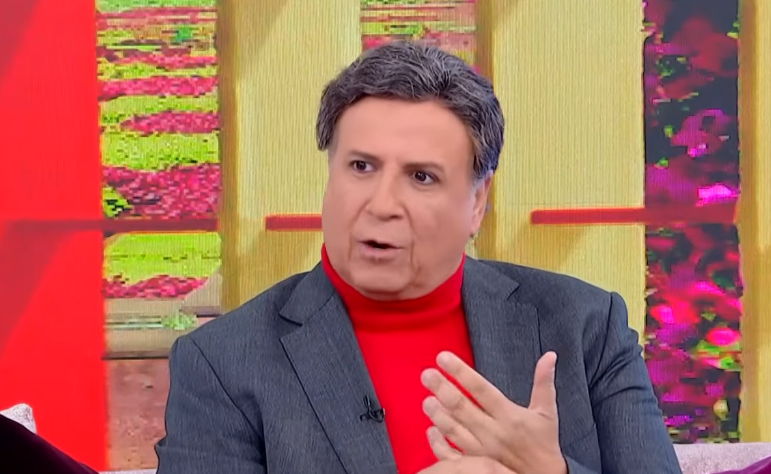 Χάρης Ρώμας: «Νομίζουν όλοι ότι είμαι Κατακουζηνός, αλλά έχω κάνει άγρια ζωή»  – «Οι δουλειές μου έβγαλαν ατάκες που έμειναν στην ποπ κουλτούρα»