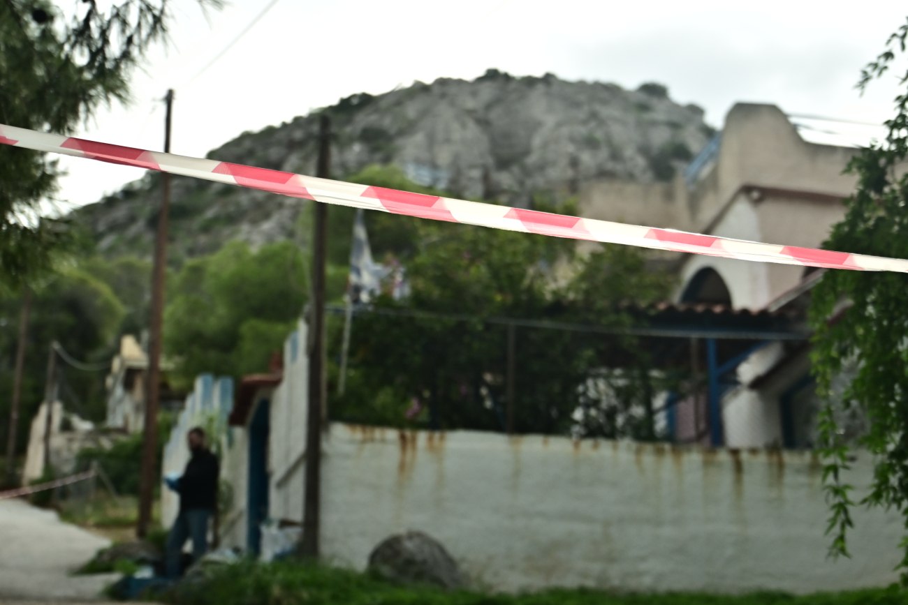 Σοκαριστική ληστεία με θύμα 75χρονη στη Σαλαμίνα: Ο εγγονός της αποκαλύπτει λεπτομέρειες στο in