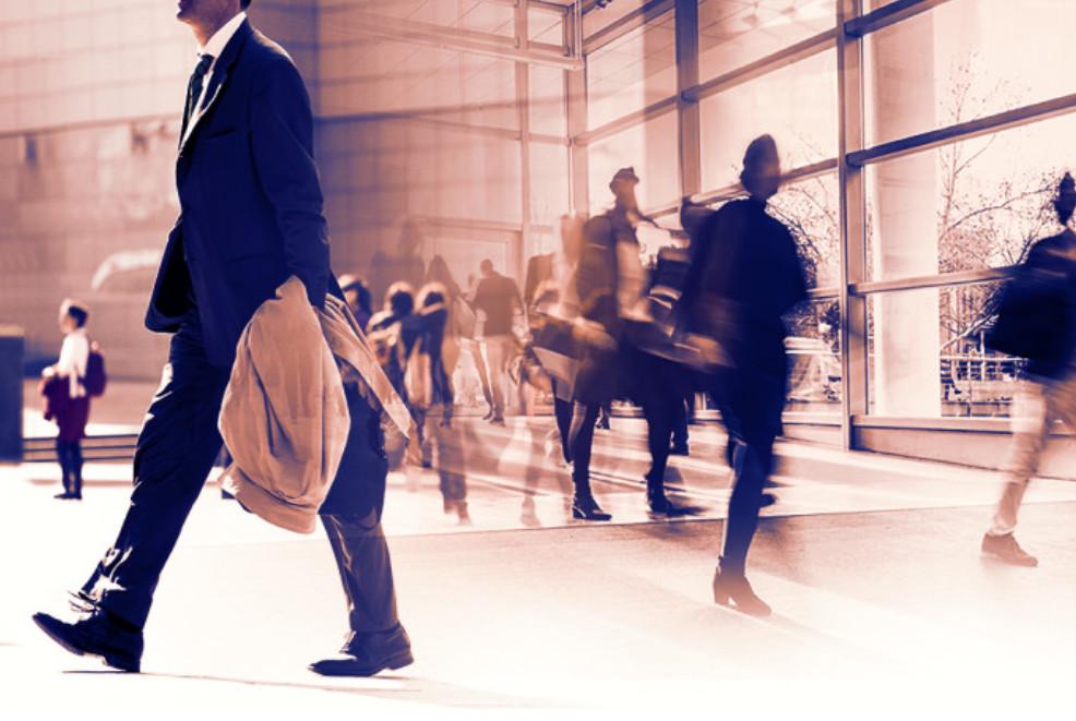 Καμπανάκι για την απασχόληση: τρεις μήνες με πτώση των θέσεων εργασίας