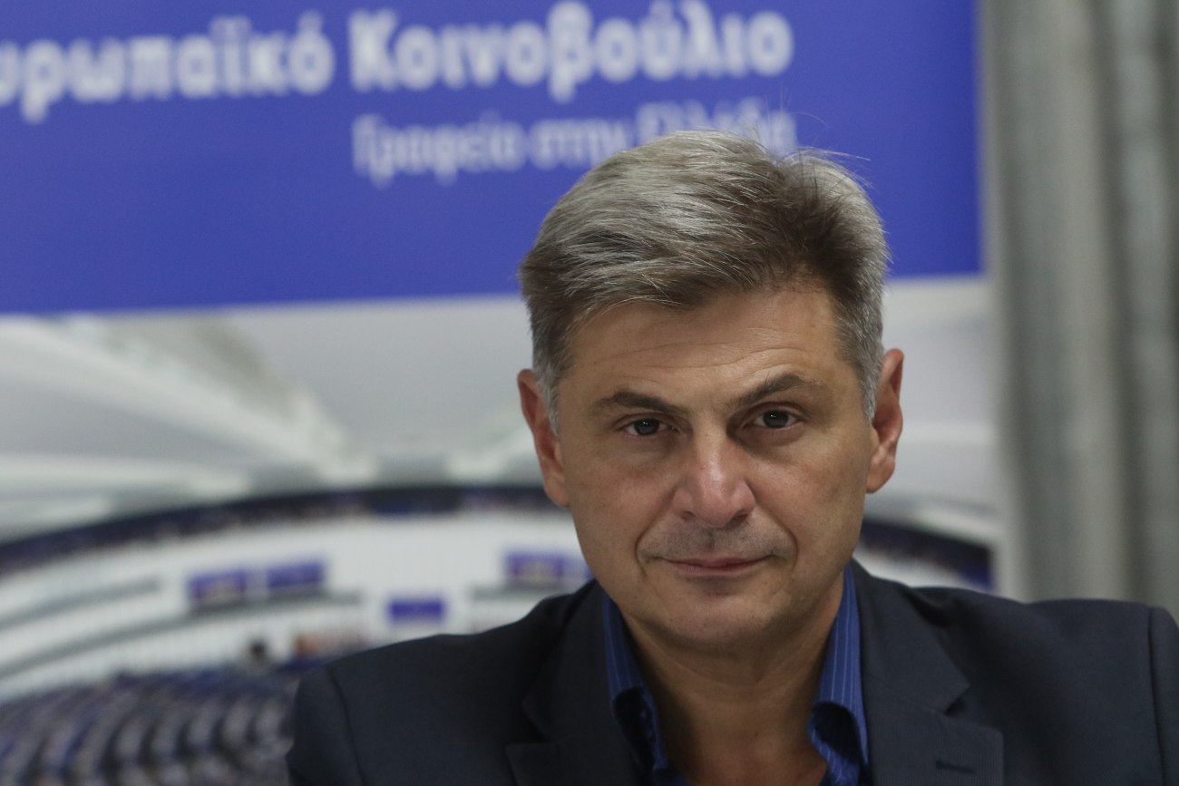 Φαραντούρης: Καλεί σε εκλογές λόγω των κατηγοριών που βαραίνουν το 1/3 των βουλευτών της ΝΔ