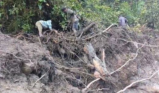 Ινδονησία: Πάνω από 15 άτομα, κυρίως παιδιά, αγνοούνται μετά από σοβαρές πλημμύρες