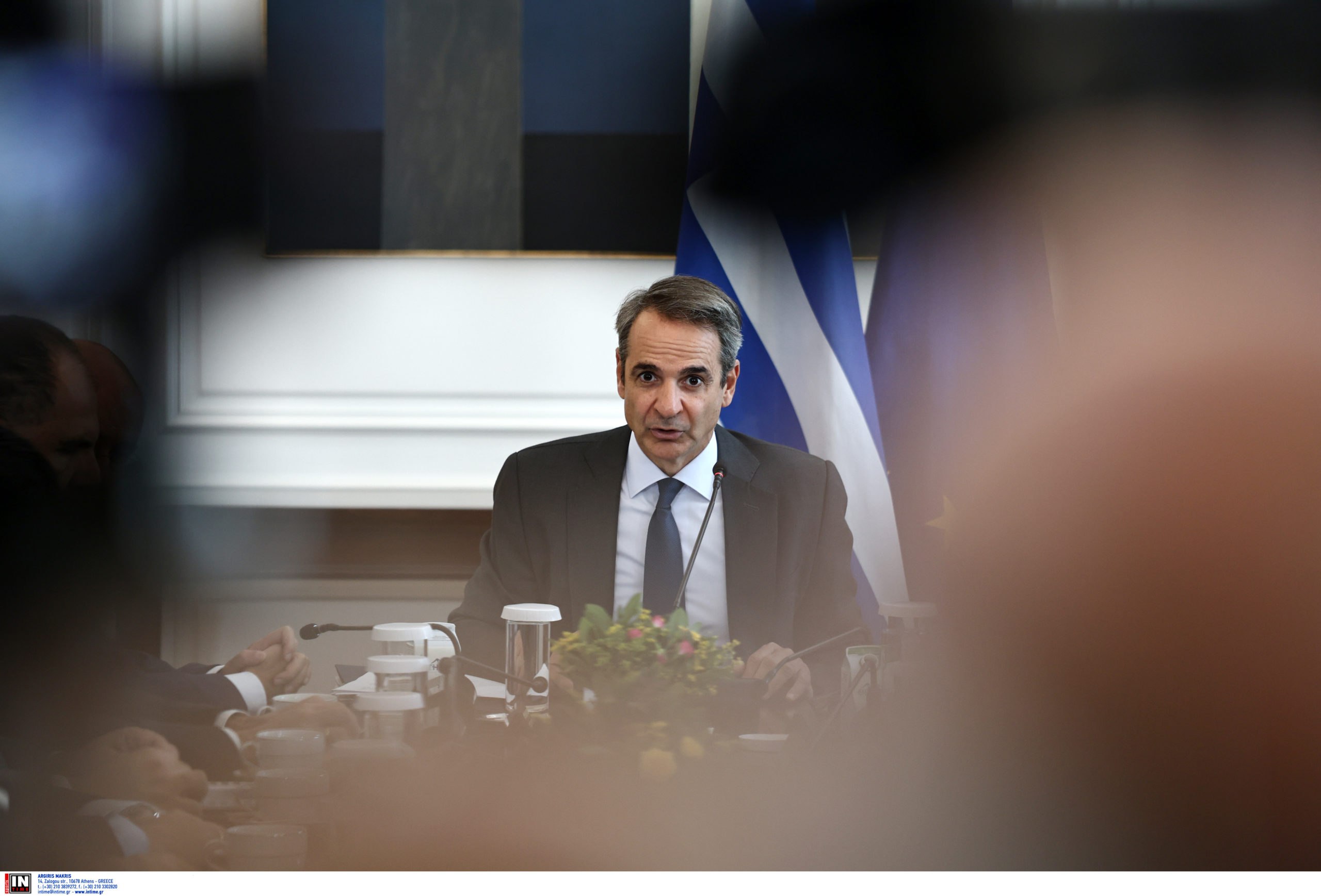 Ανώμαλη προσγείωση στην κοινωνία: οι επικοινωνιακοί χειρισμοί δεν αρκούν για λύσεις