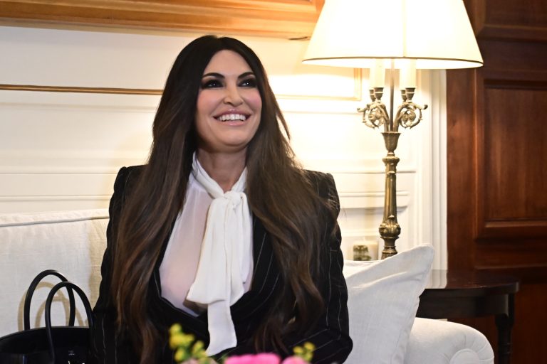 Συνάντηση Μητσοτάκη με Γκίλφοϊλ στο Μέγαρο Μαξίμου