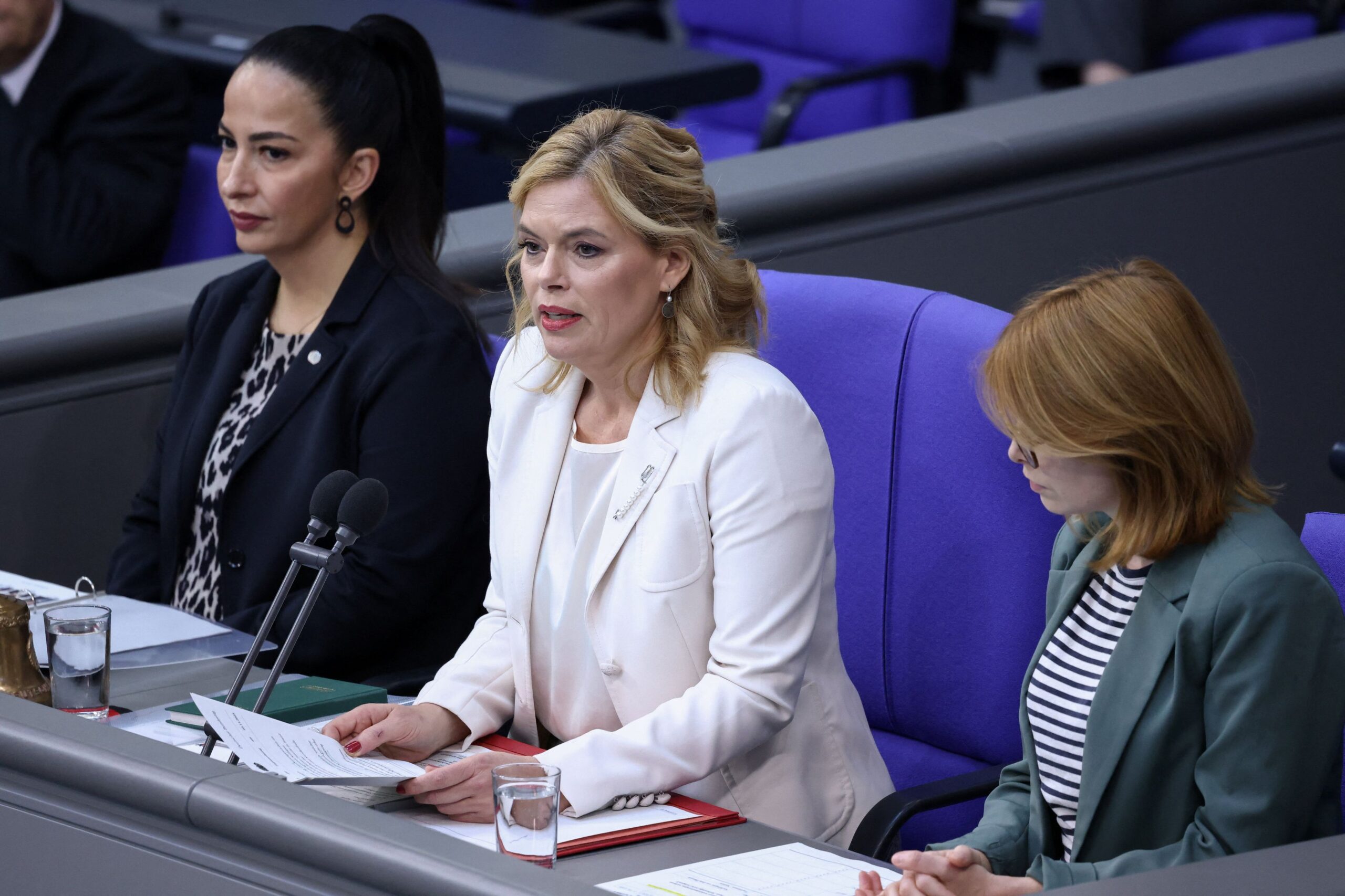 Η Γερμανία ως το κέντρο της πορνείας στην Ευρώπη: Η Πρόεδρος της Bundestag ζητά αυστηρότερους κανόνες