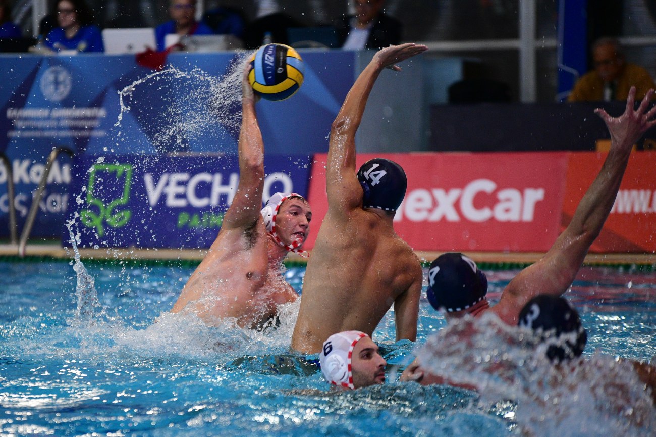 Εύκολη πρόκριση του Ολυμπιακού στους 8 του Κυπέλλου με 30-4 επί του ΟΦΘ