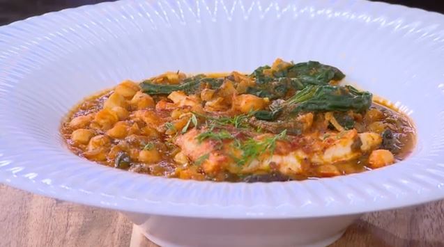 Γευστικός μπακαλιάρος με ρεβύθια και κάρυ