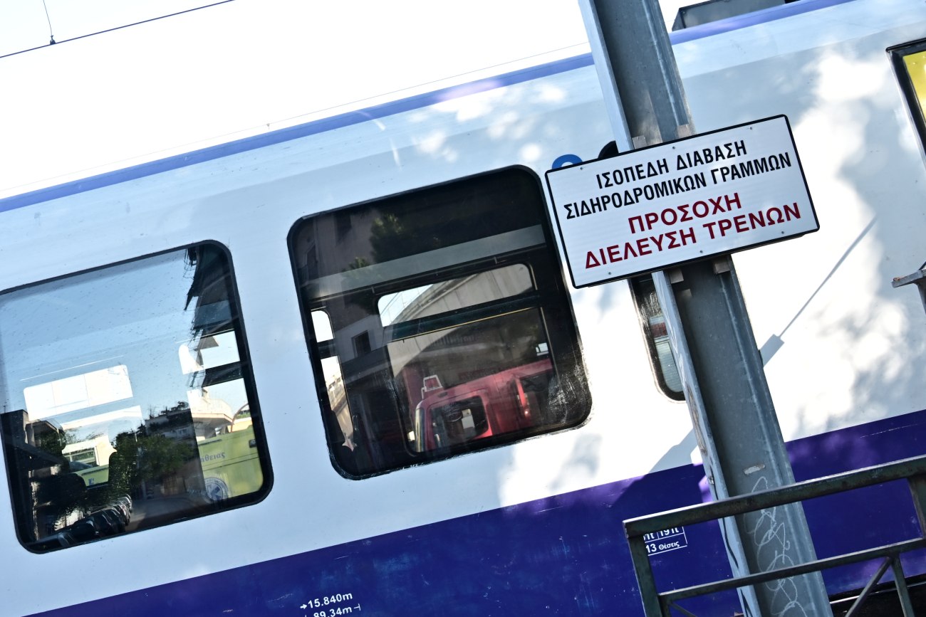 ΟΣΕ: Διαψεύδει την καταγγελία επιβάτη για τρένο που μπήκε σε λάθος γραμμή στη Θεσσαλονίκη, αλλά παραμένει ένα ερώτημα