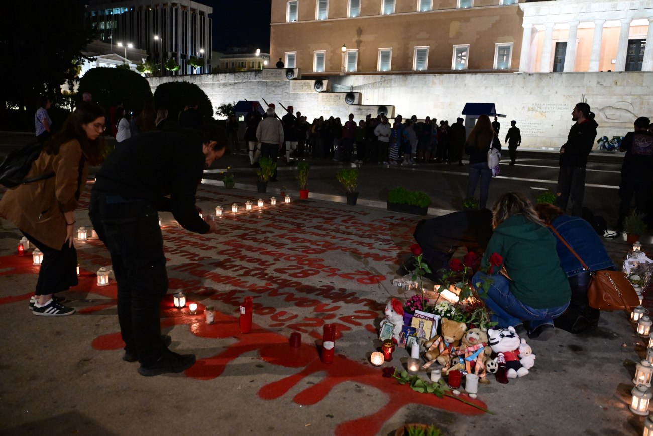 Τέμπη: Σε εξέλιξη η προκαταρκτική εξέταση για τις εκταφές των θυμάτων της σιδηροδρομικής τραγωδίας