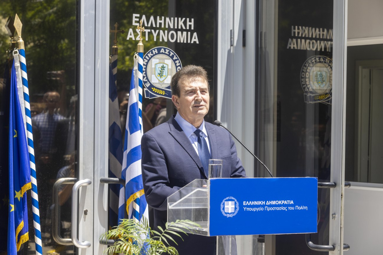 Στη σκιά της αιματηρής συμπλοκής στα Βορίζια, ο υπουργός Χρυσοχοΐδης μεταβαίνει στην Κρήτη